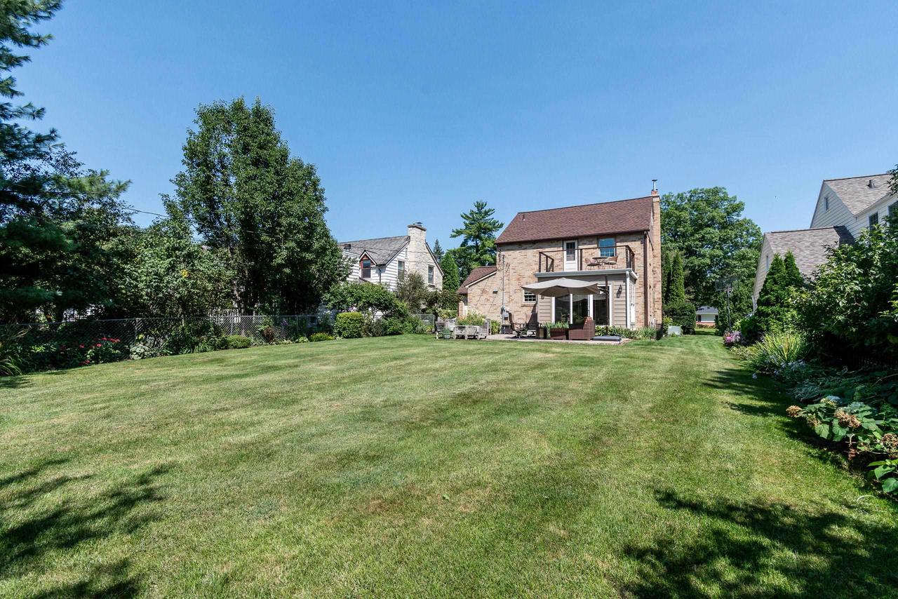 151 Lakewood Boulevard