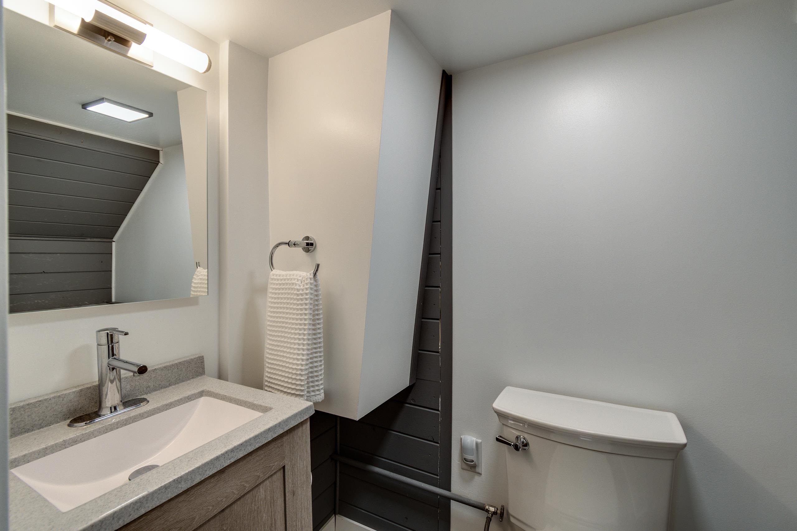 151 Lakewood Boulevard