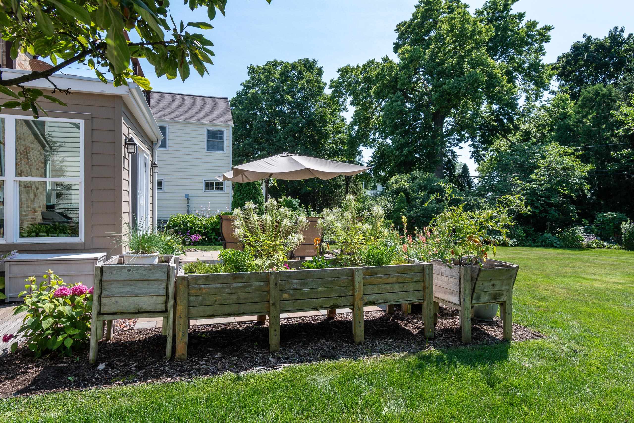 151 Lakewood Boulevard