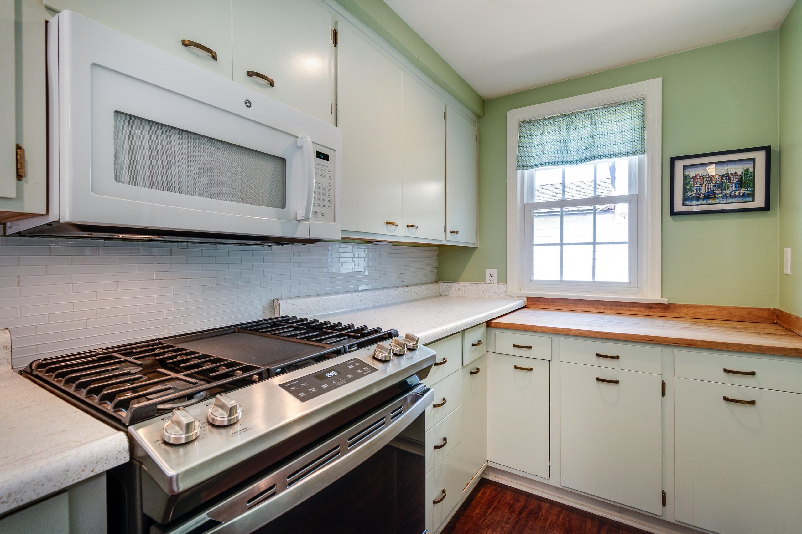 151 Lakewood Boulevard