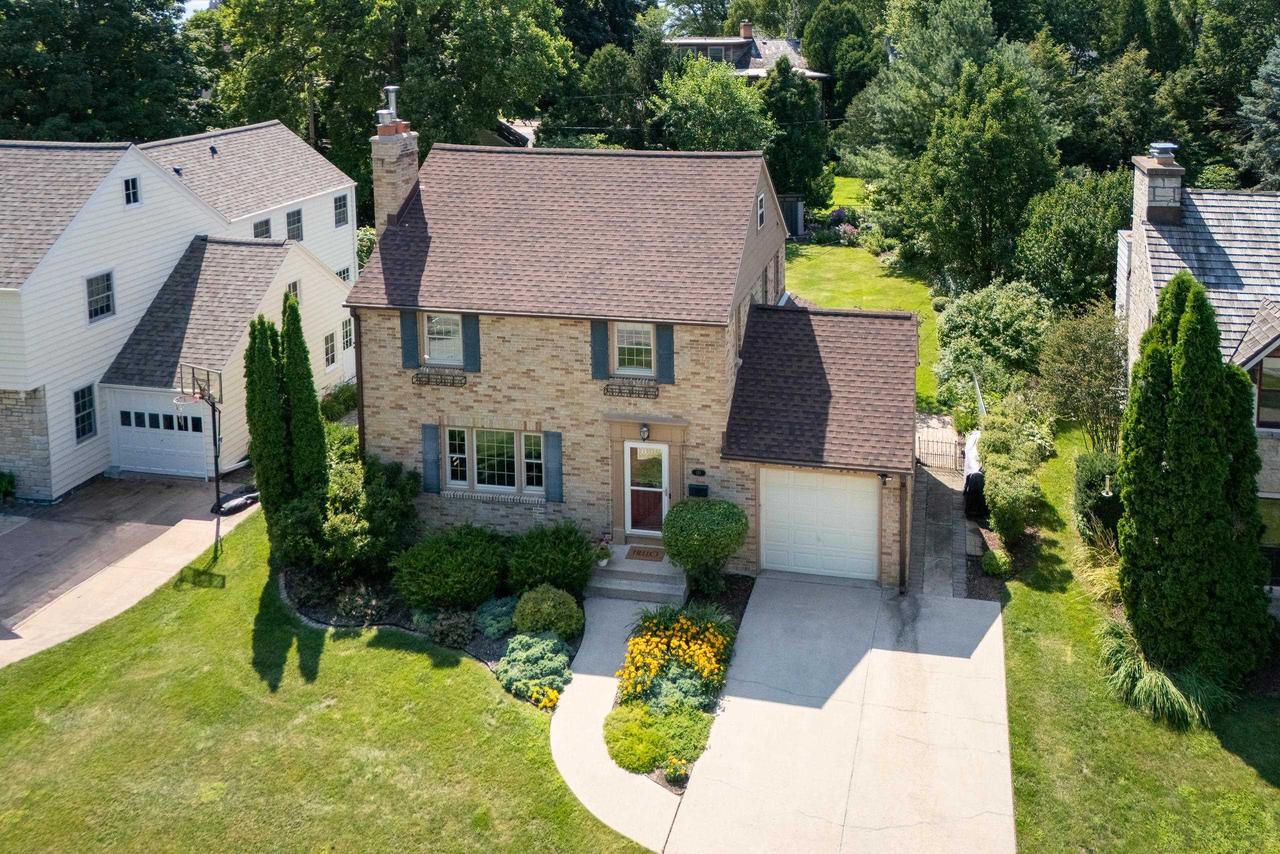 151 Lakewood Boulevard