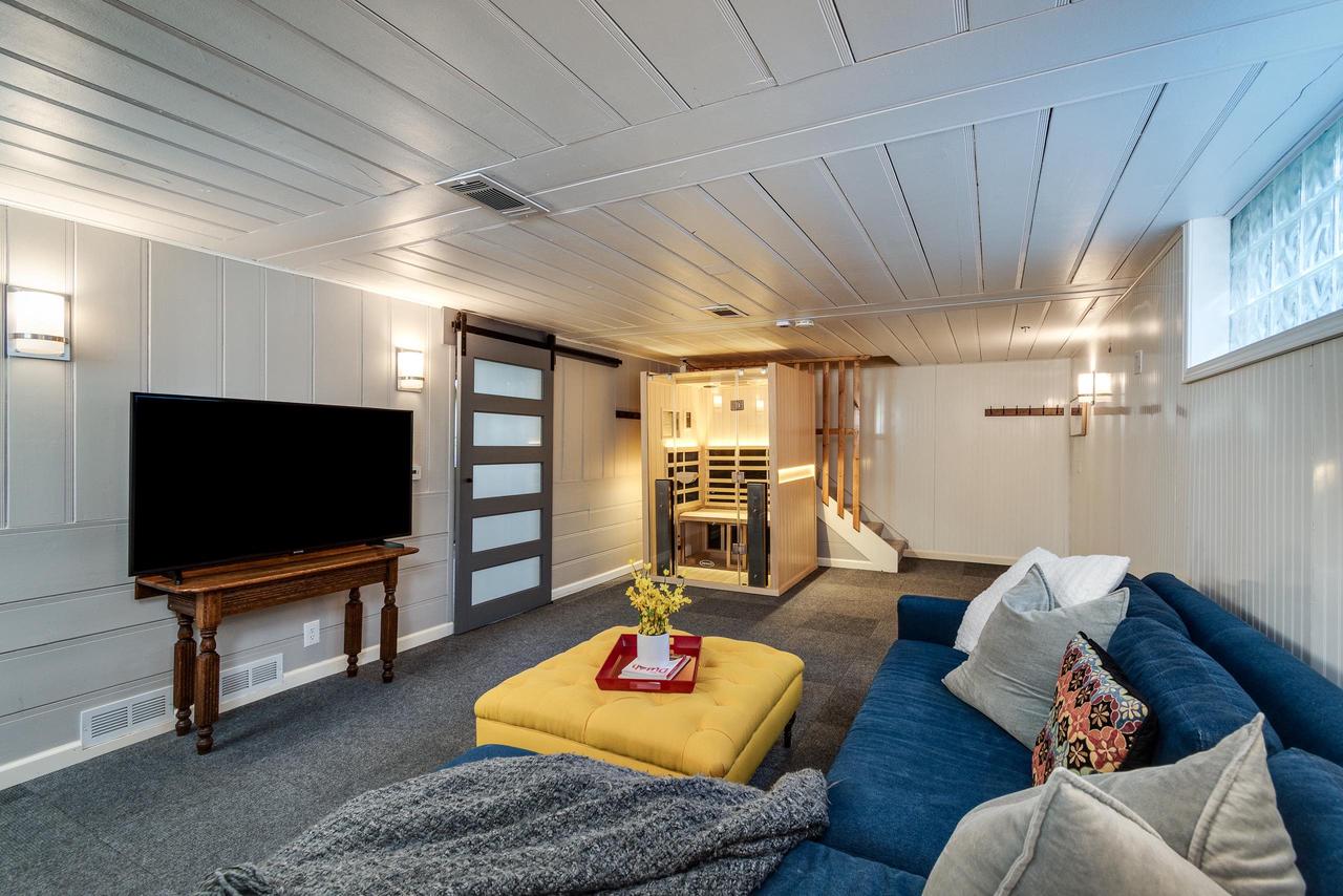 151 Lakewood Boulevard