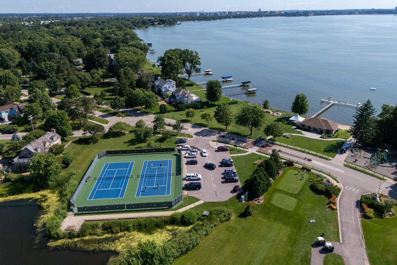 151 Lakewood Boulevard