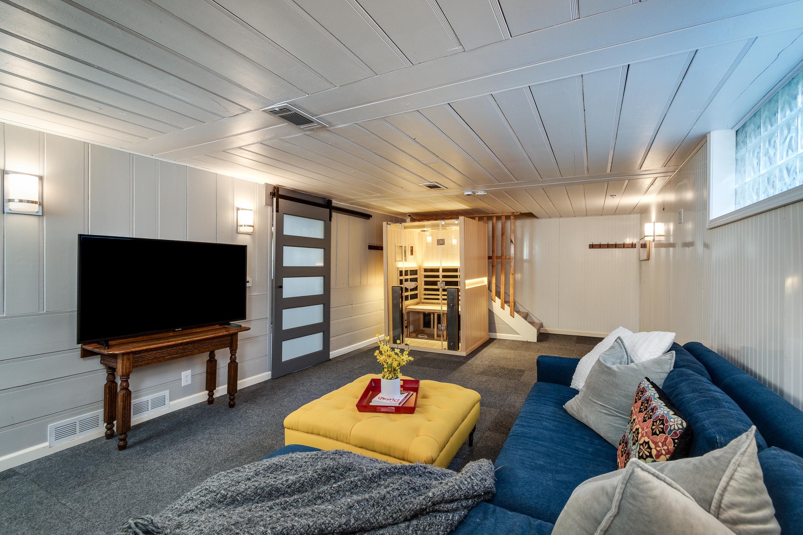 151 Lakewood Boulevard