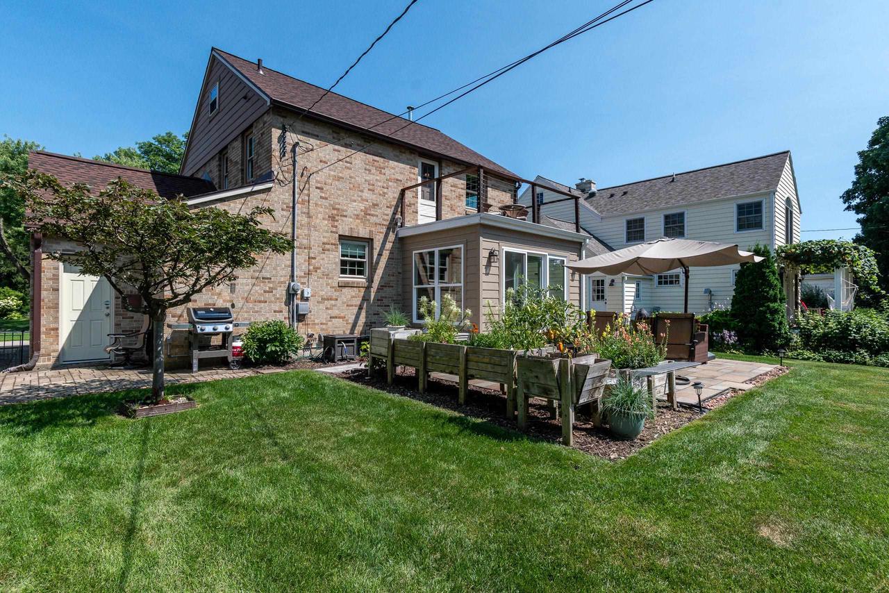 151 Lakewood Boulevard