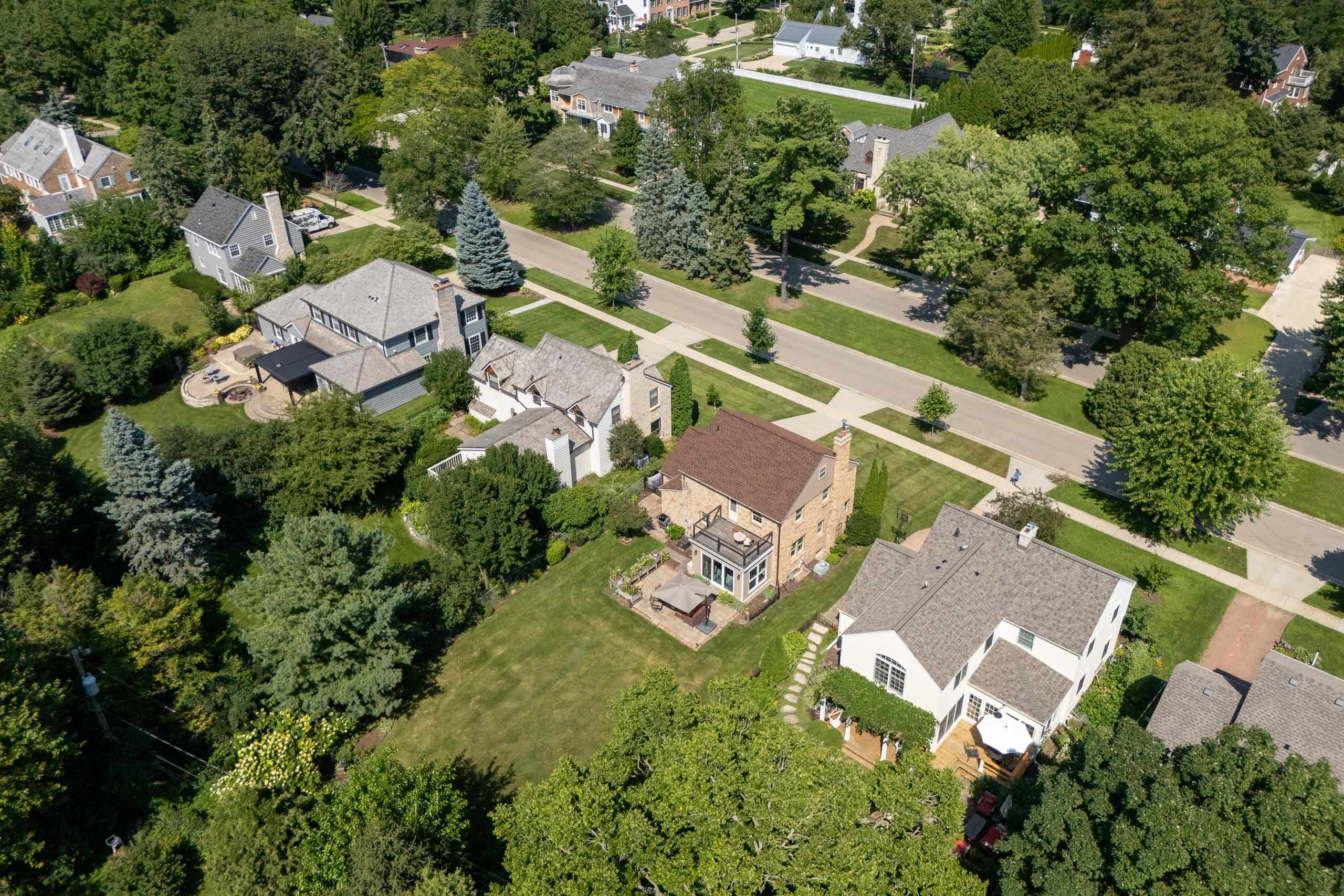 151 Lakewood Boulevard