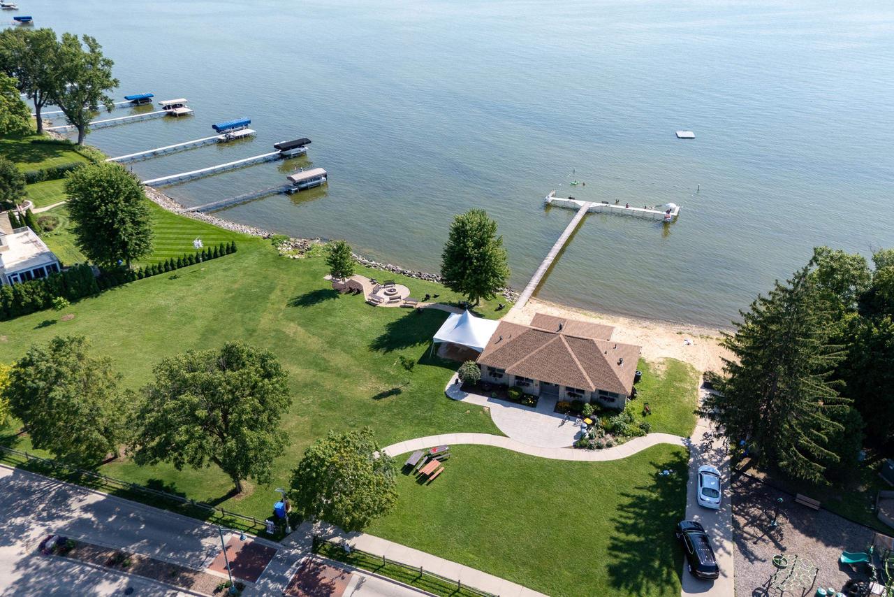 151 Lakewood Boulevard