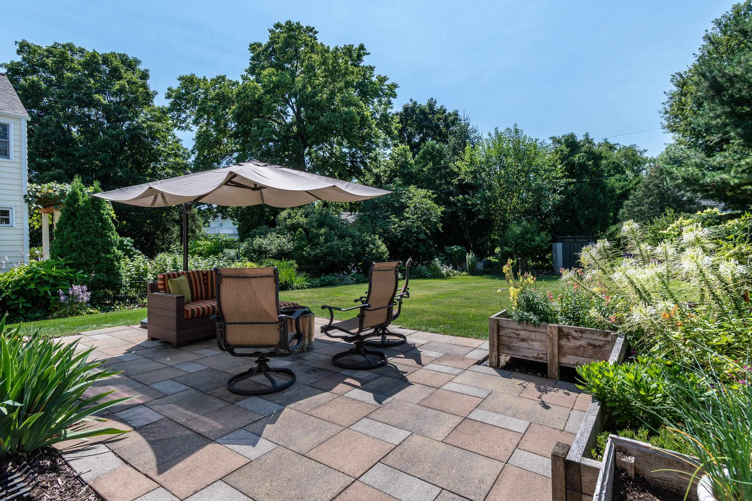 151 Lakewood Boulevard