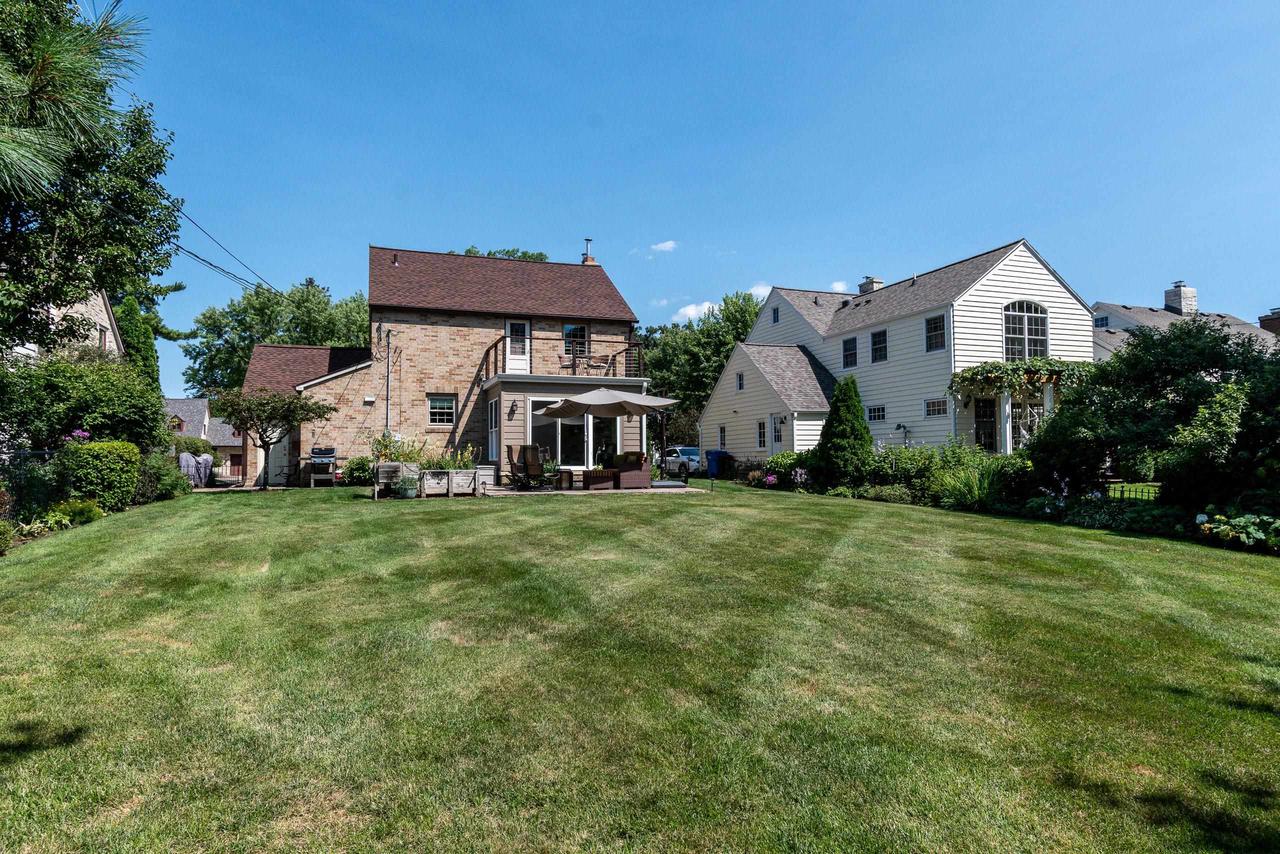 151 Lakewood Boulevard