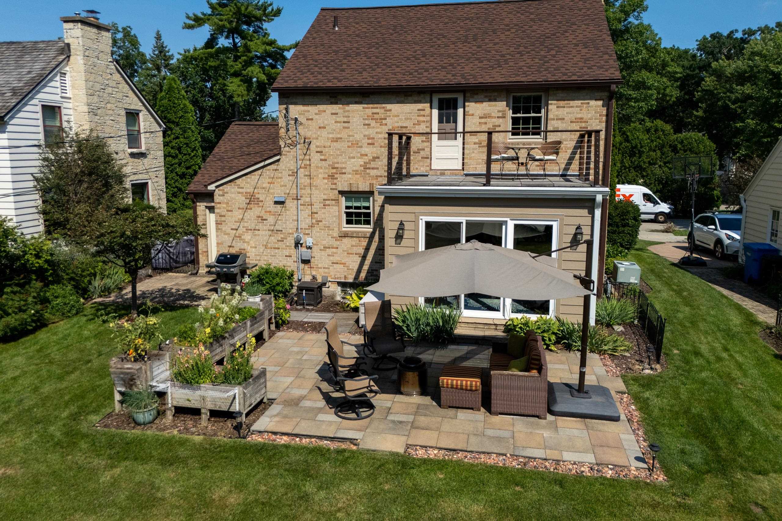 151 Lakewood Boulevard