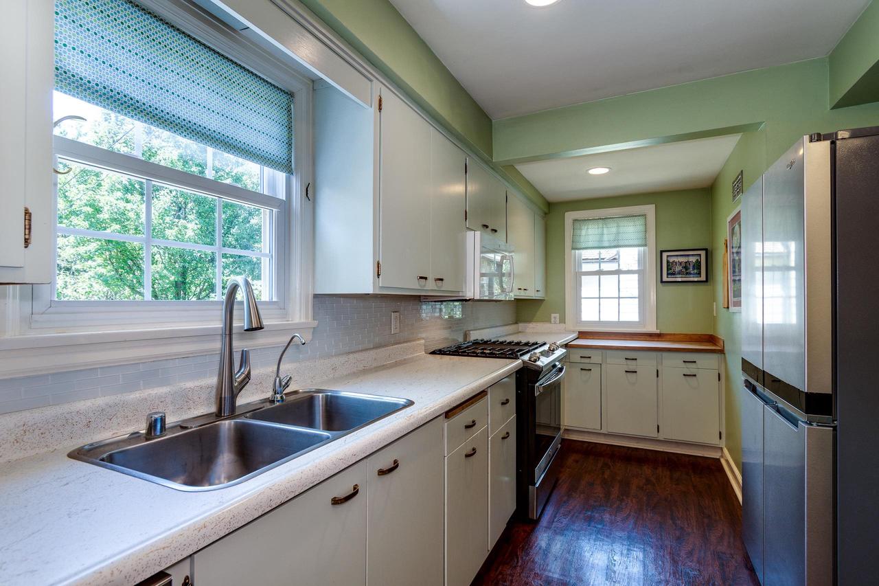 151 Lakewood Boulevard