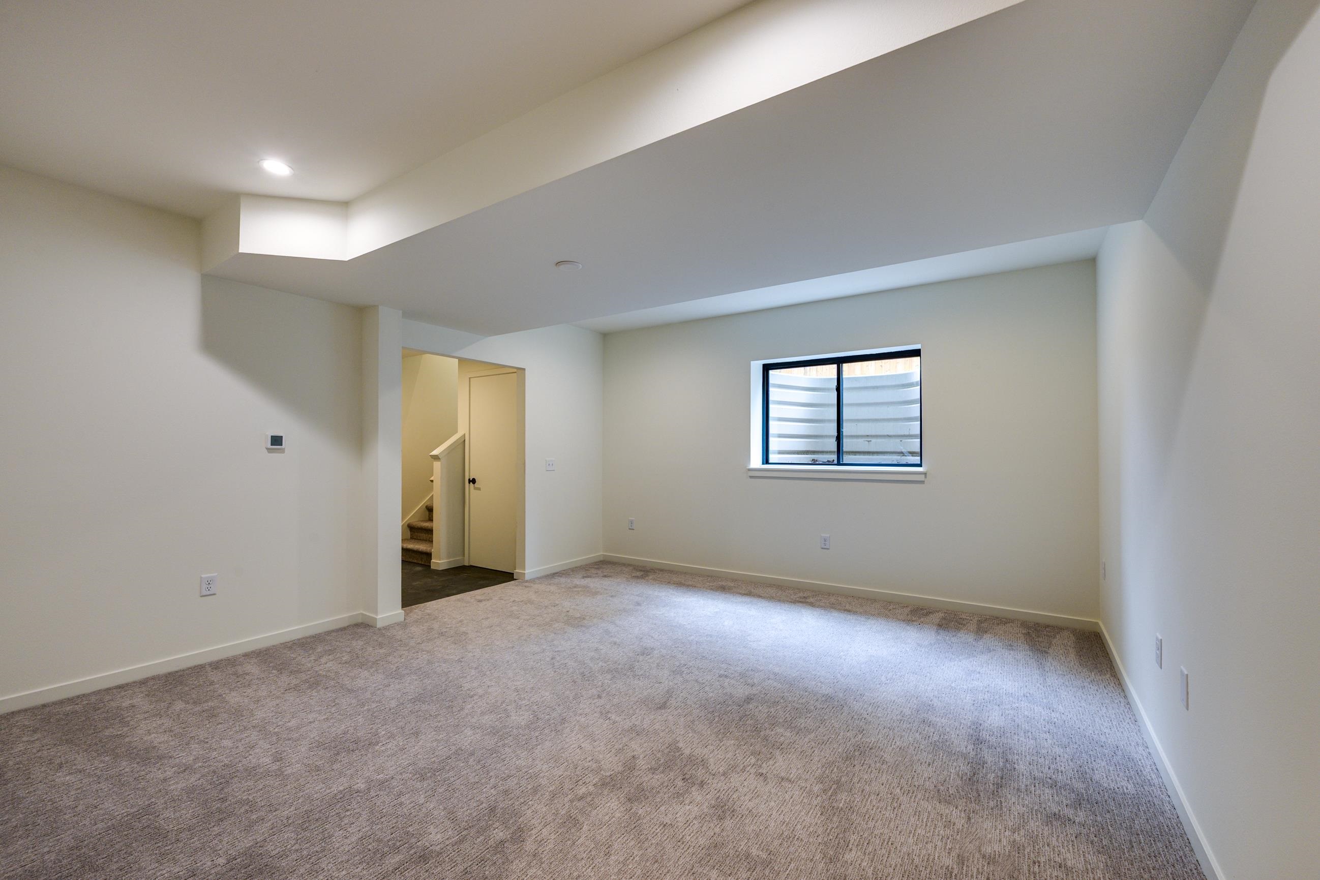 105 E Lakeview Avenue