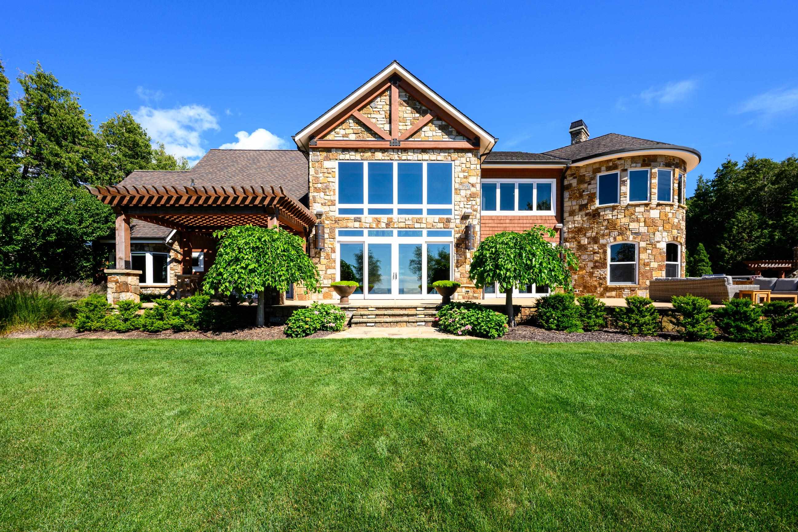 5707 Bay Shore Drive