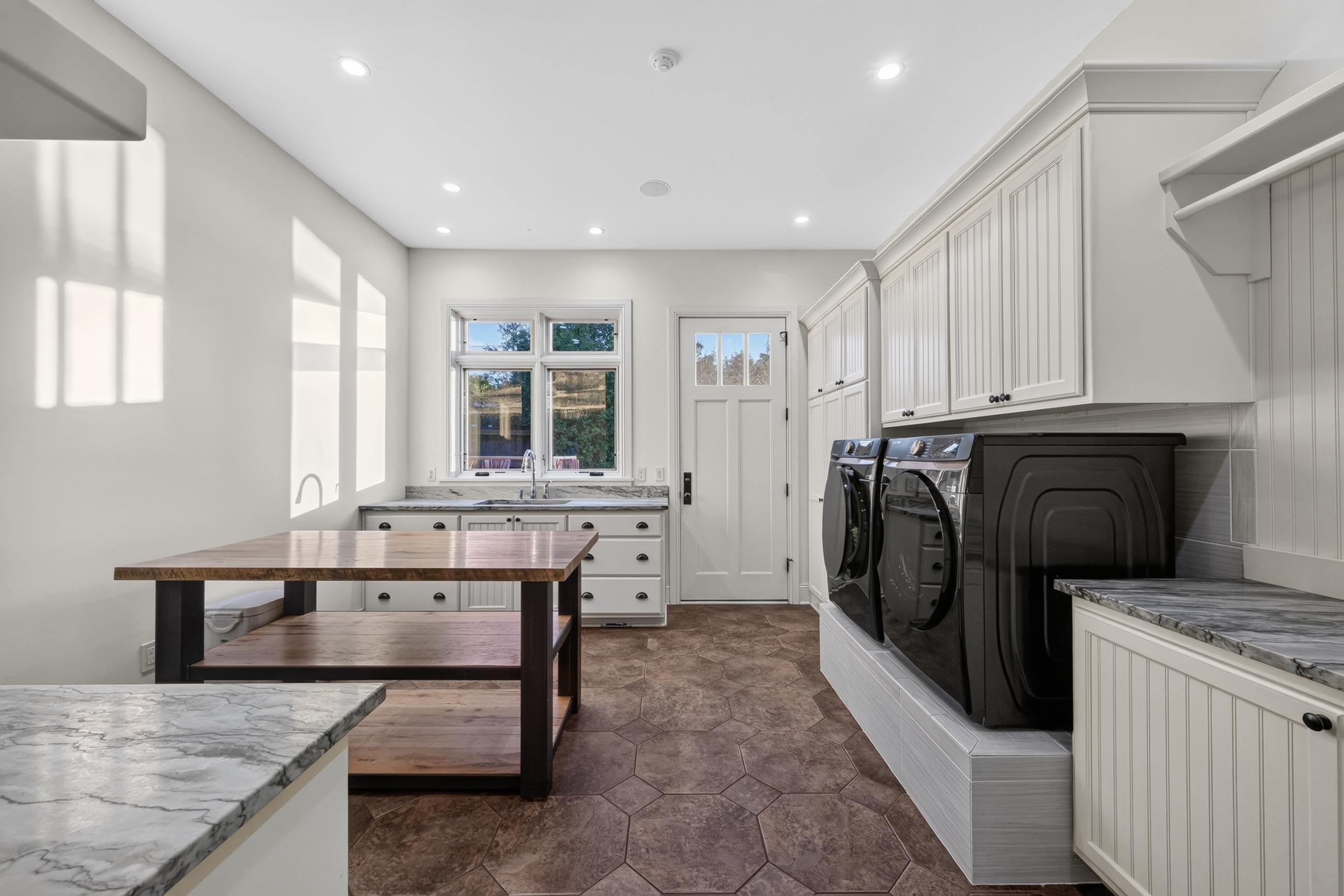 5707 Bay Shore Drive