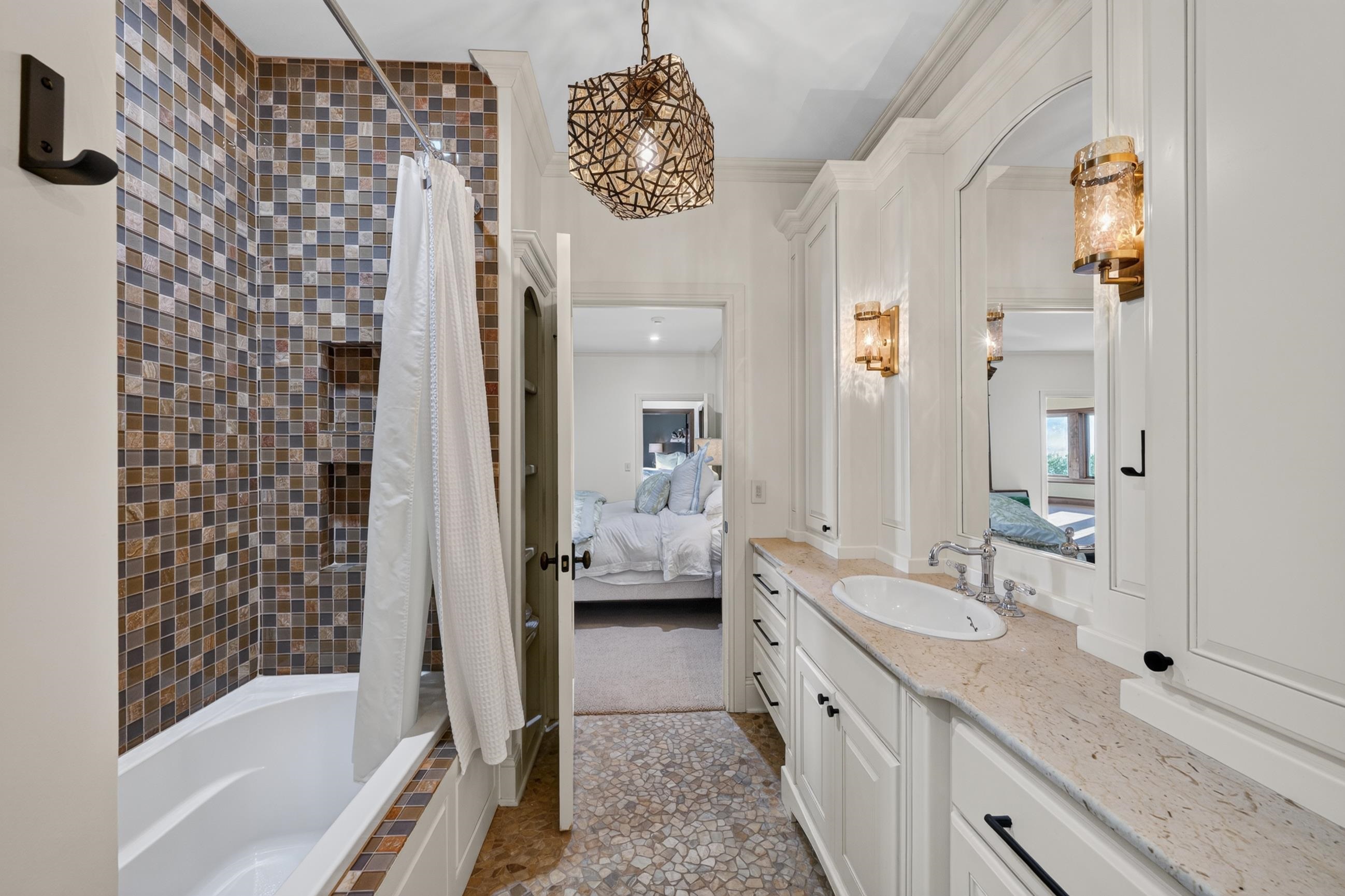 5707 Bay Shore Drive