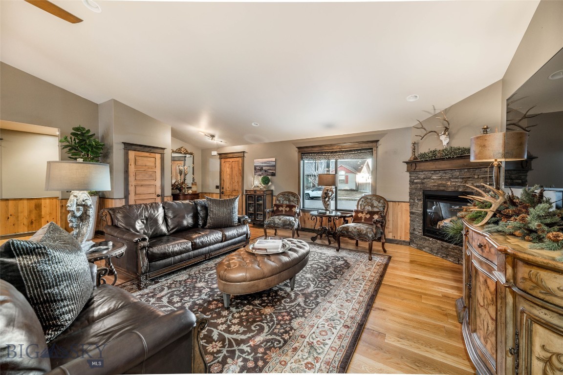 461 Cedar Wood Circle