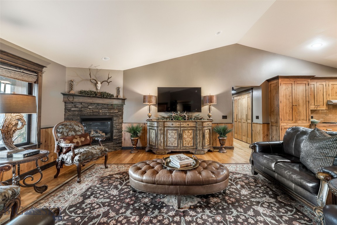 461 Cedar Wood Circle
