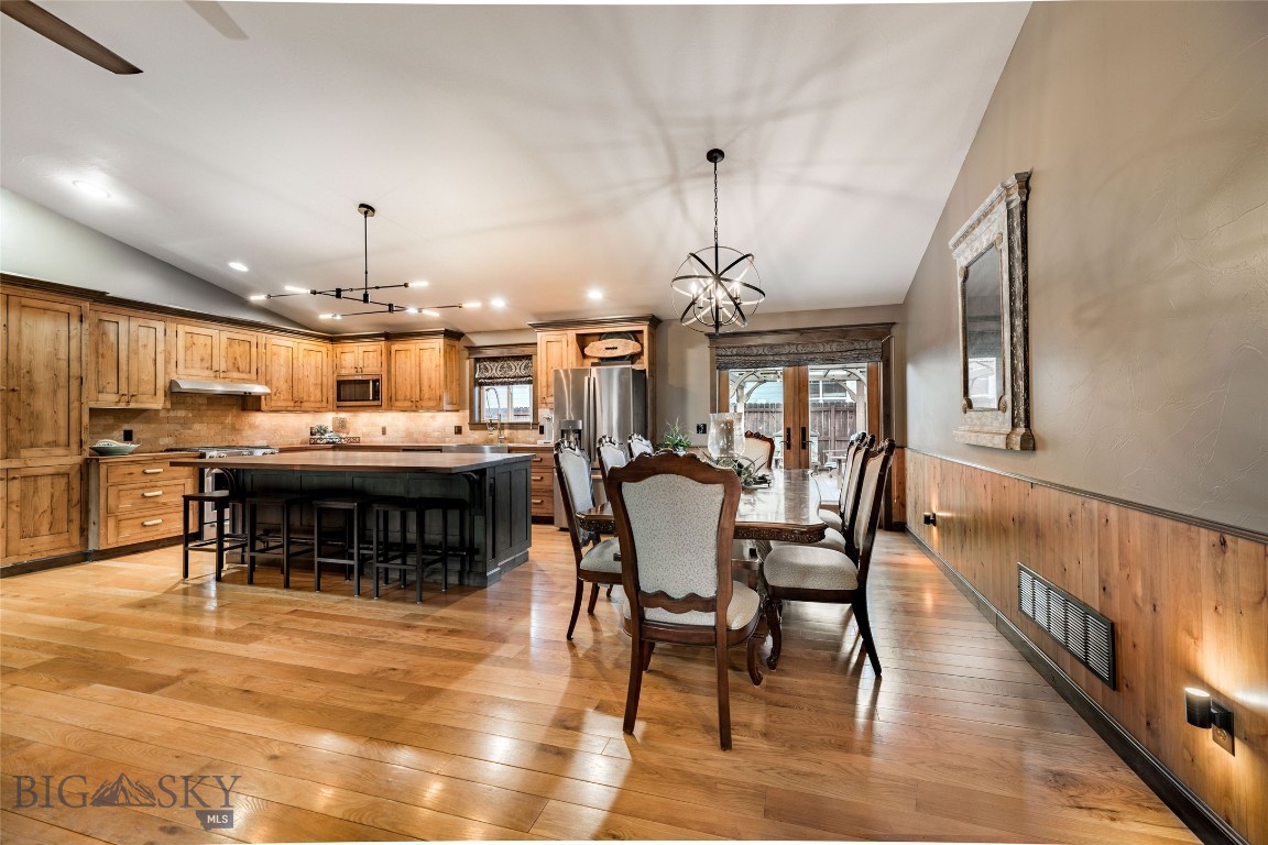 461 Cedar Wood Circle