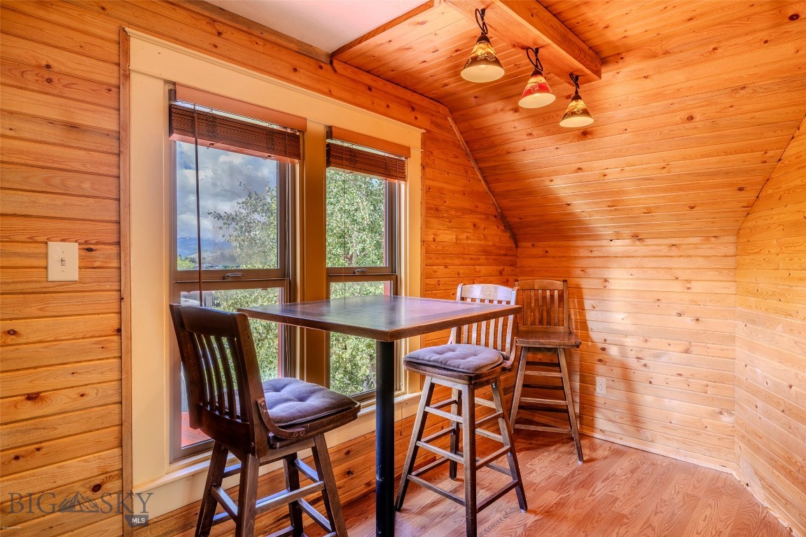 502 Table Mountain Drive