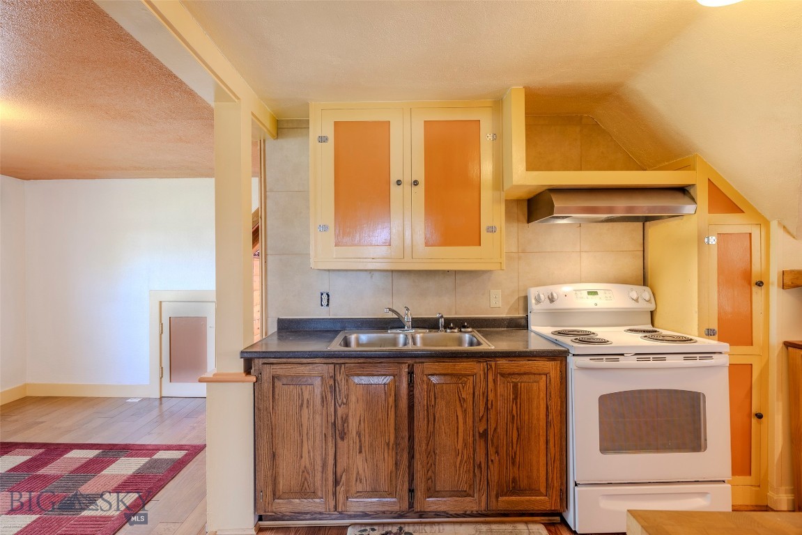 502 Table Mountain Drive