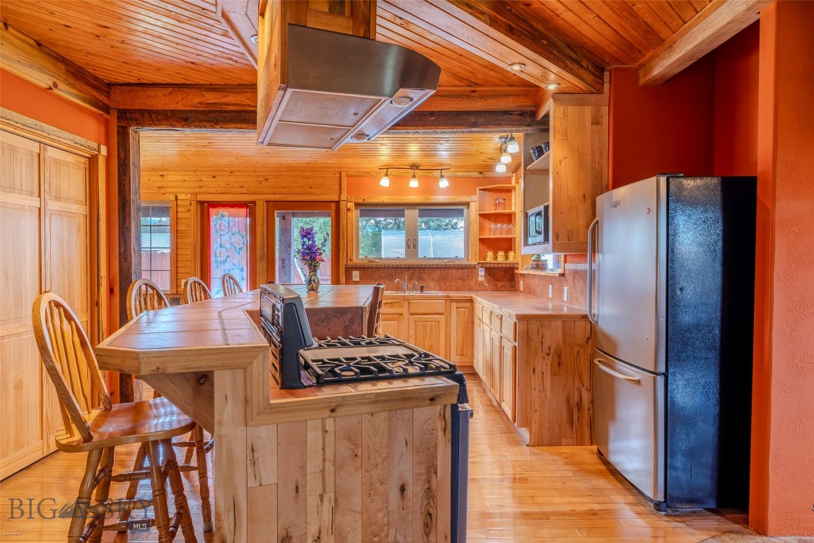 502 Table Mountain Drive