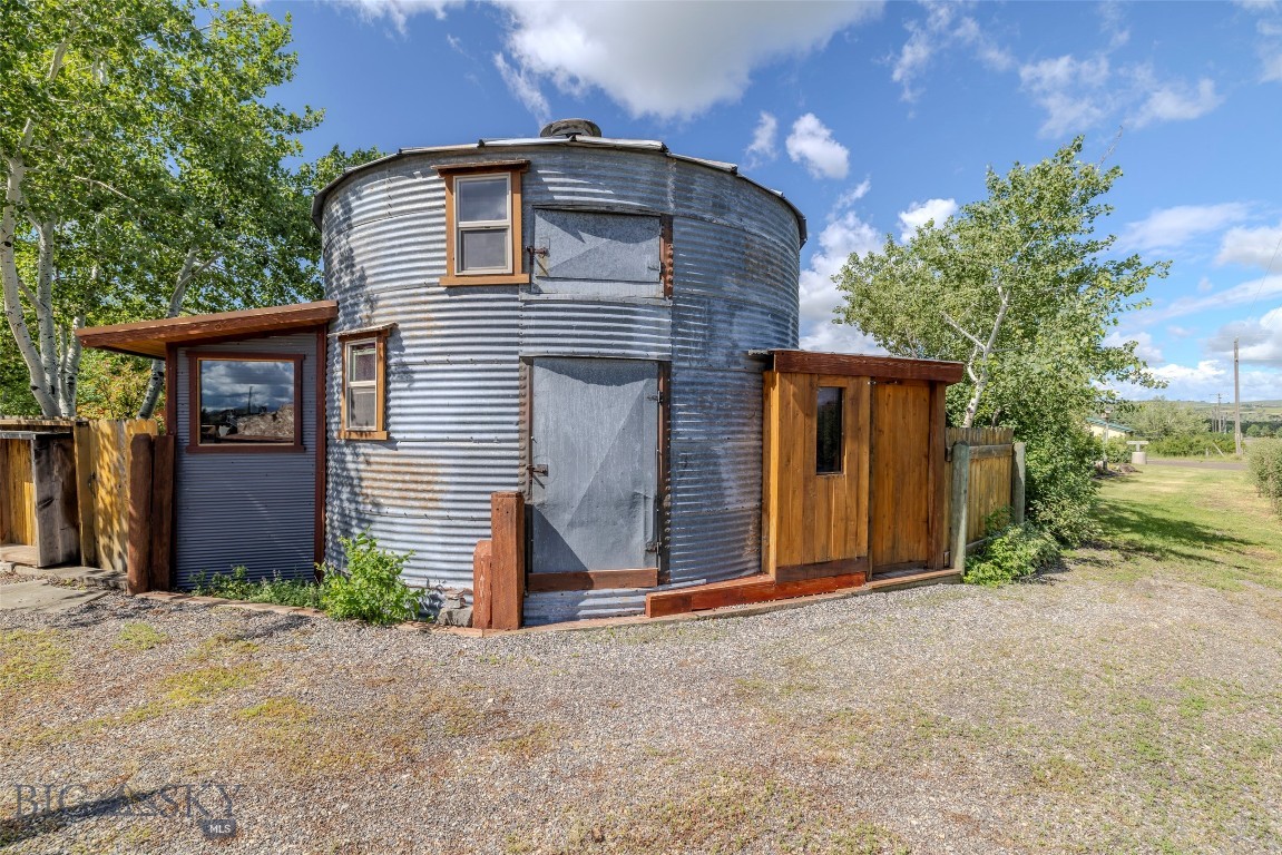 502 Table Mountain Drive