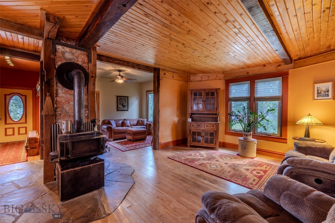 502 Table Mountain Drive