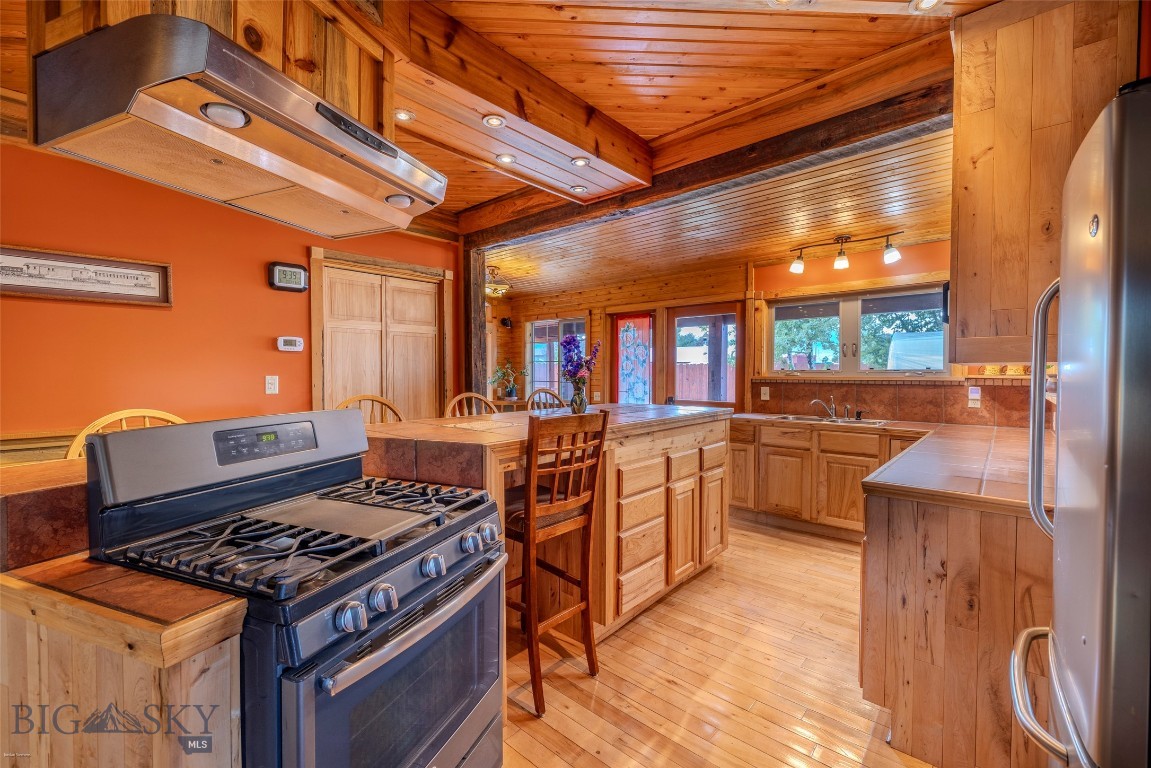 502 Table Mountain Drive