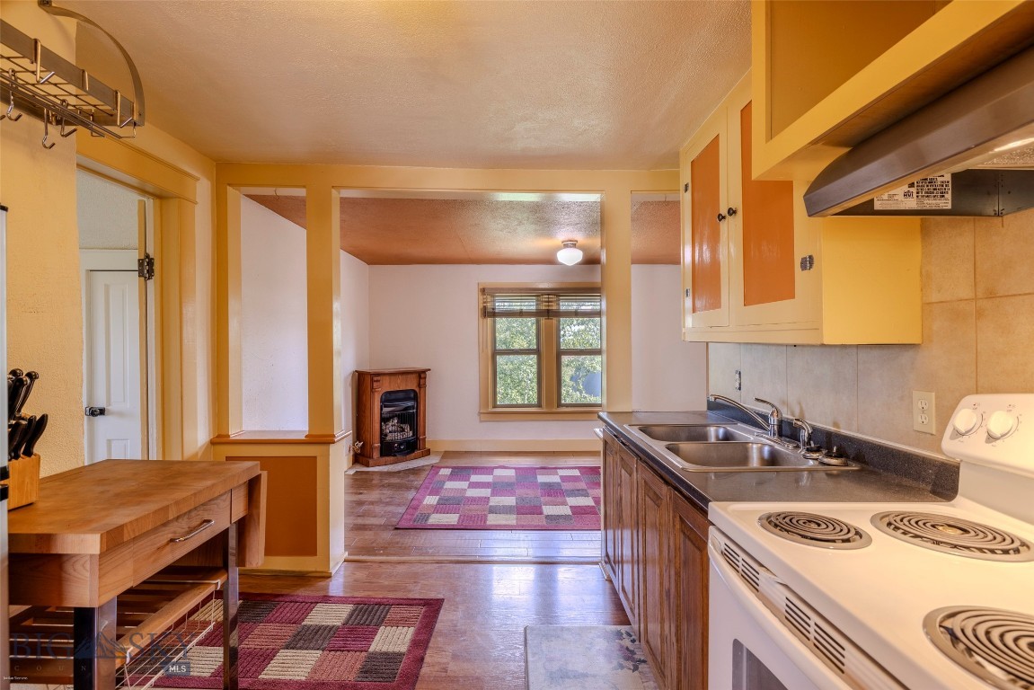 502 Table Mountain Drive
