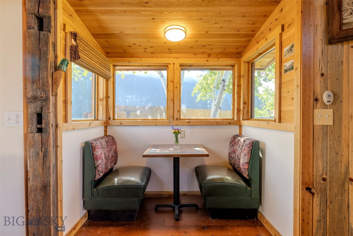 502 Table Mountain Drive