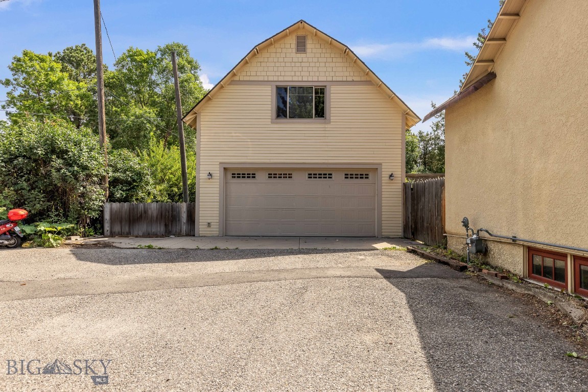 1014 S 6th Street