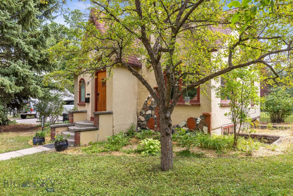 1014 S 6th Street