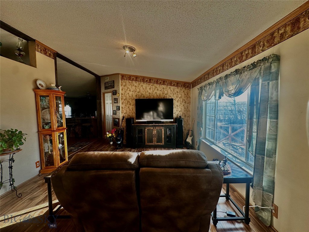 28 Secora Lane