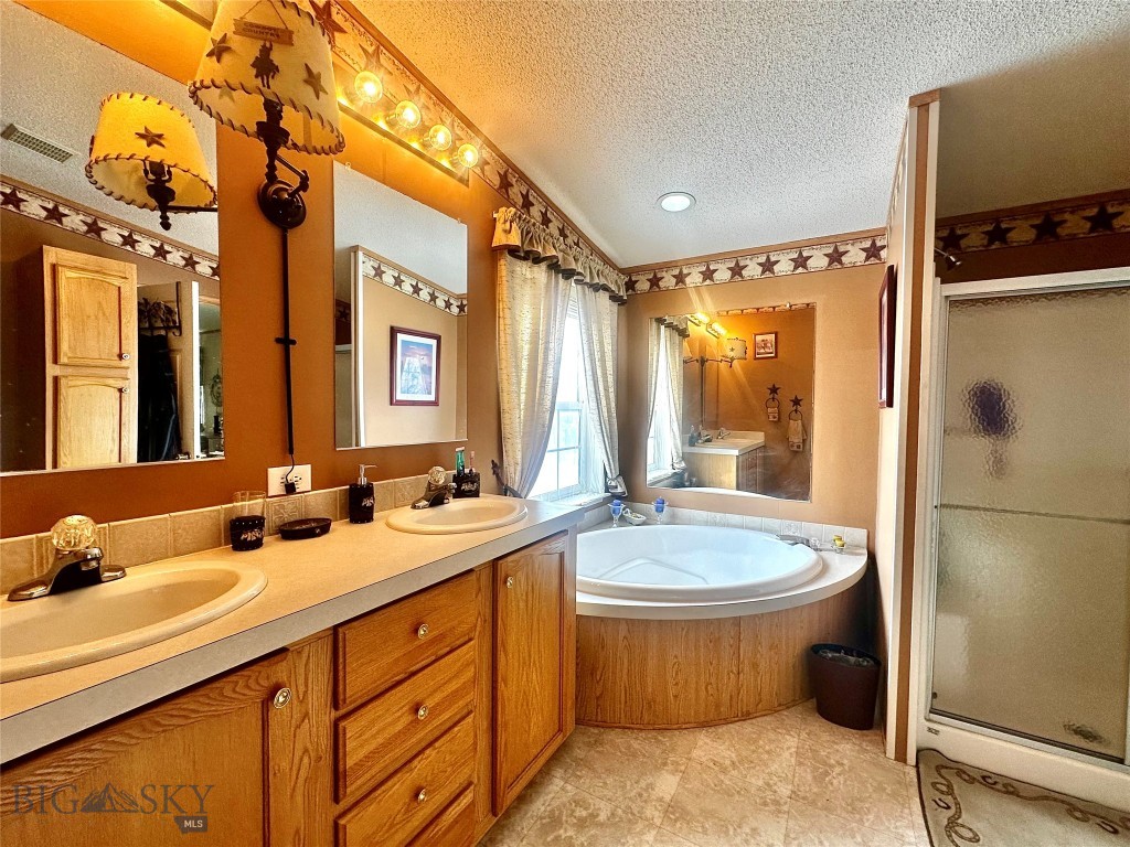 28 Secora Lane