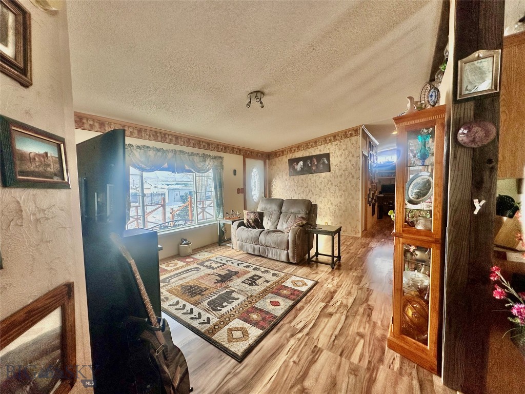 28 Secora Lane