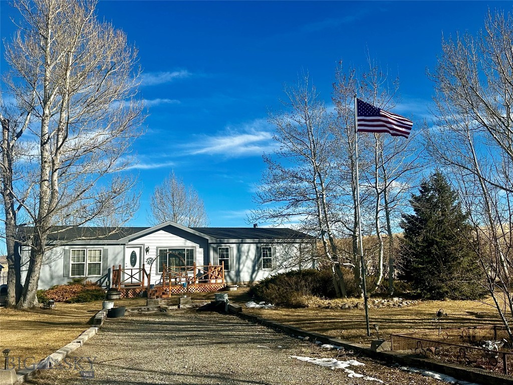 28 Secora Lane