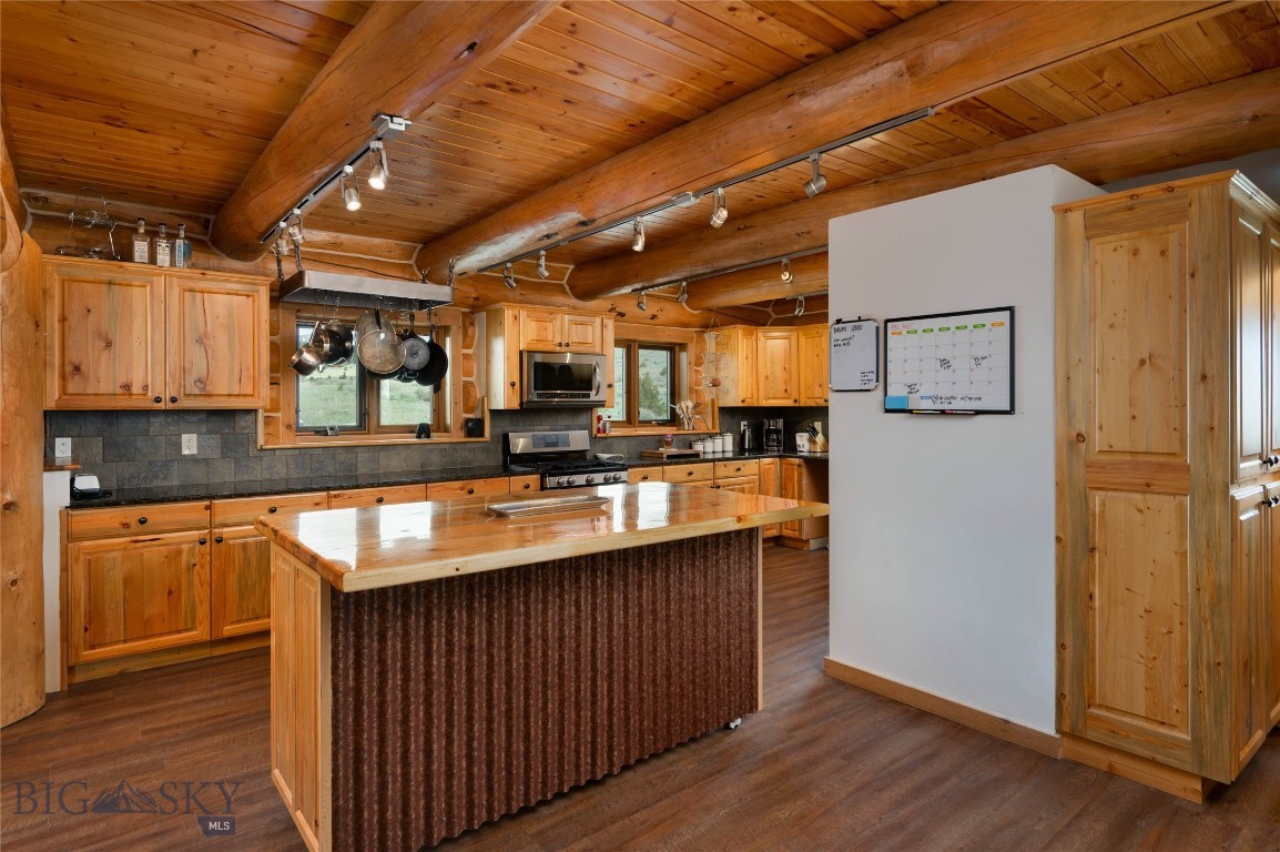 285 Lost Trail
