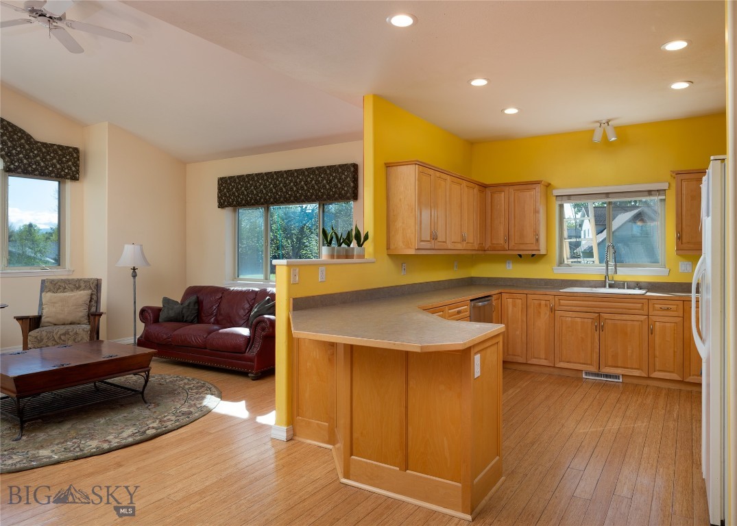 505 E Granite
