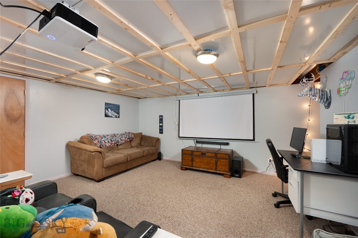 609 Broadway