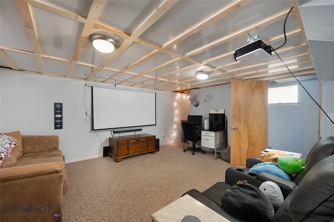 609 Broadway