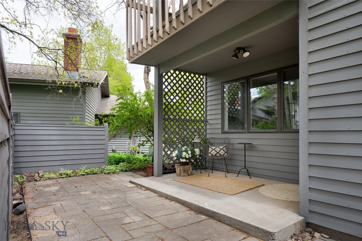 2200 W Dickerson Street 19
