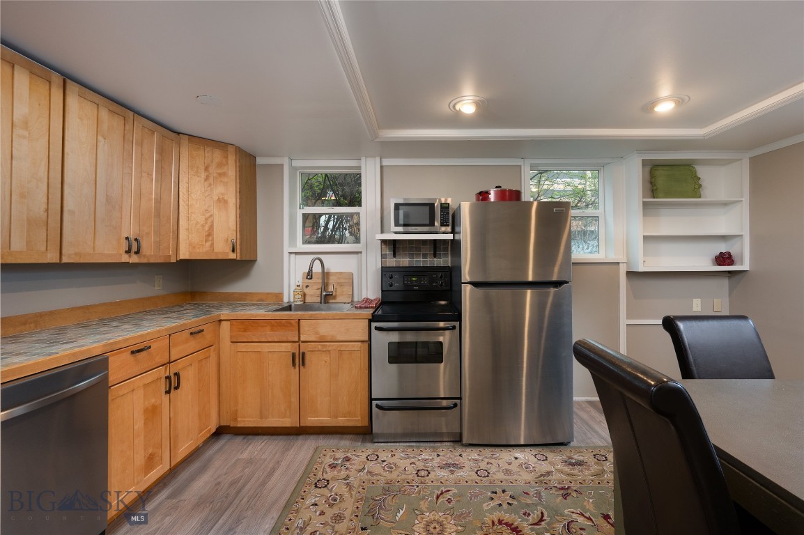 419 W Harrison