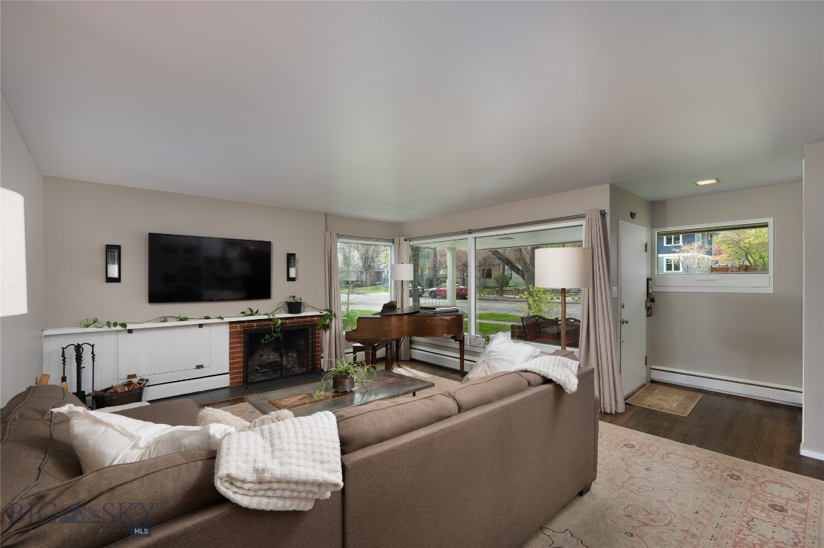 419 W Harrison
