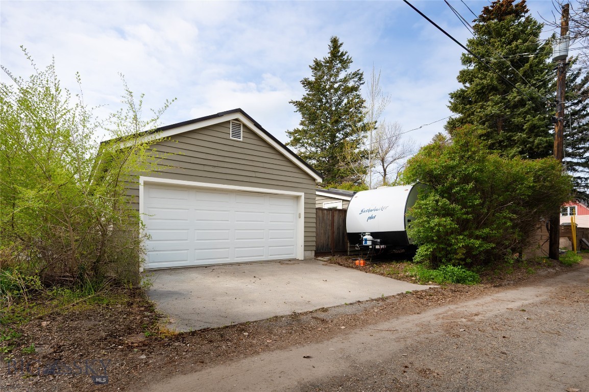419 W Harrison