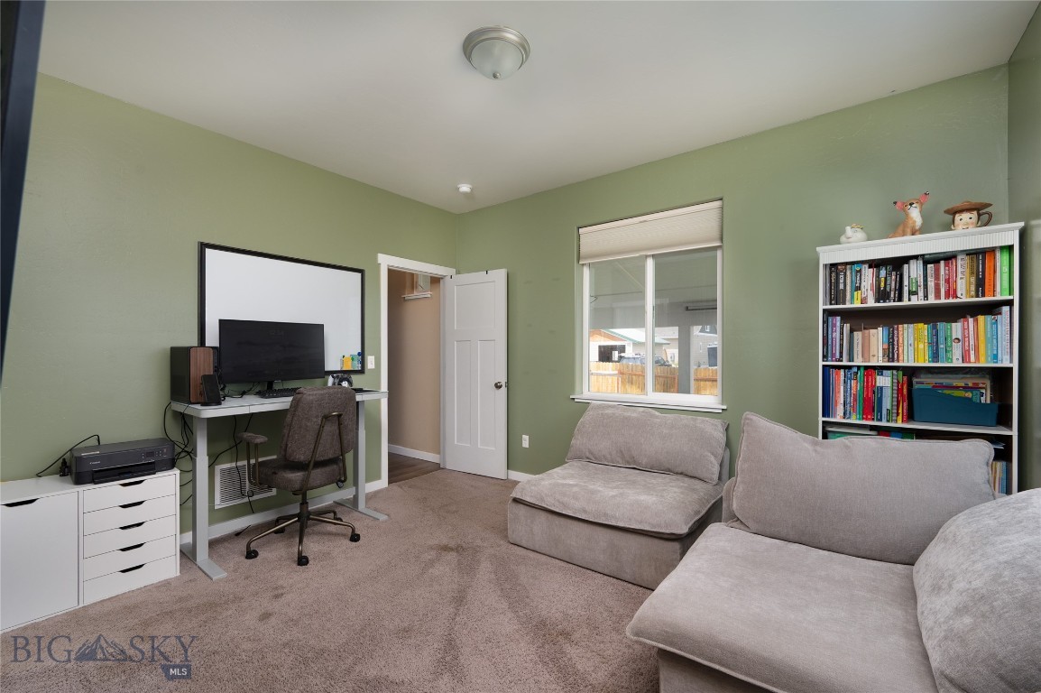 638 W Adams Street