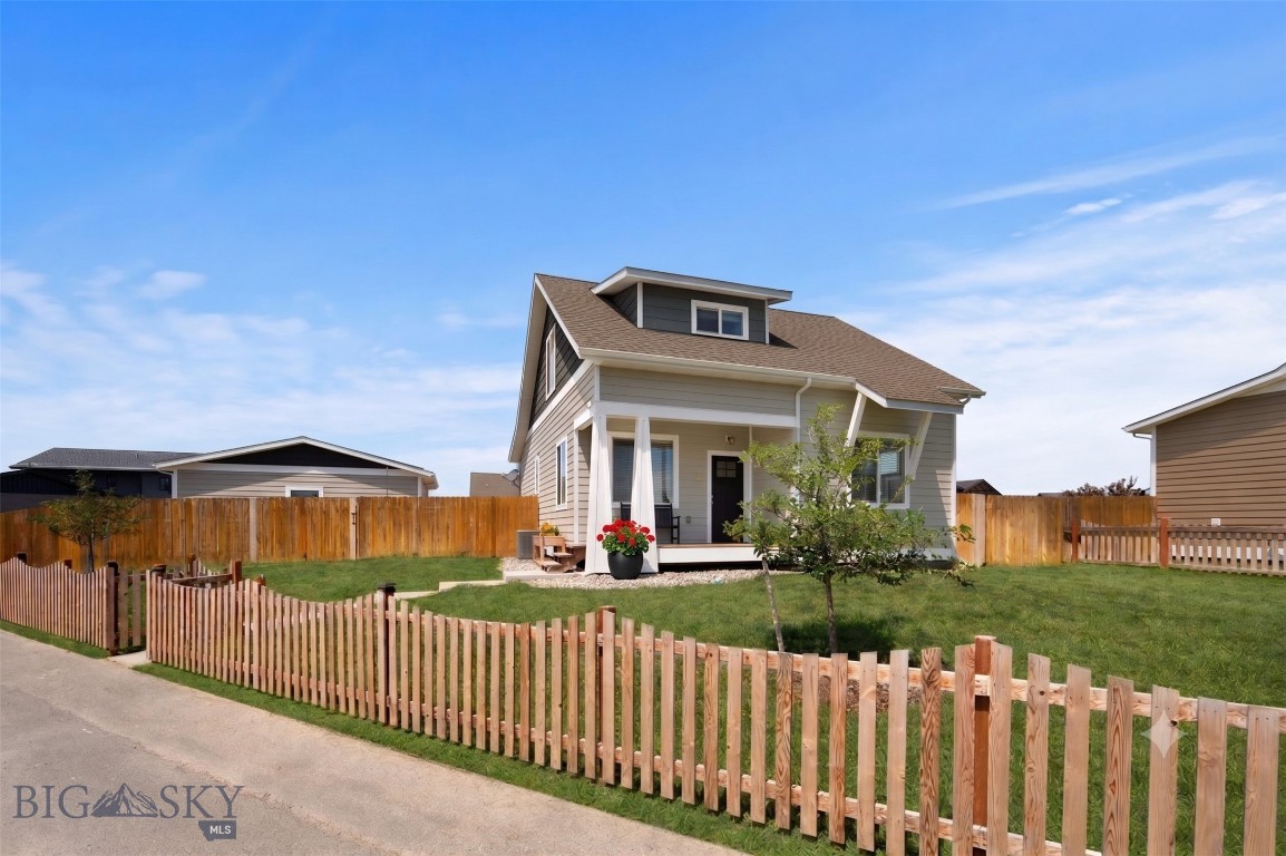 638 W Adams Street