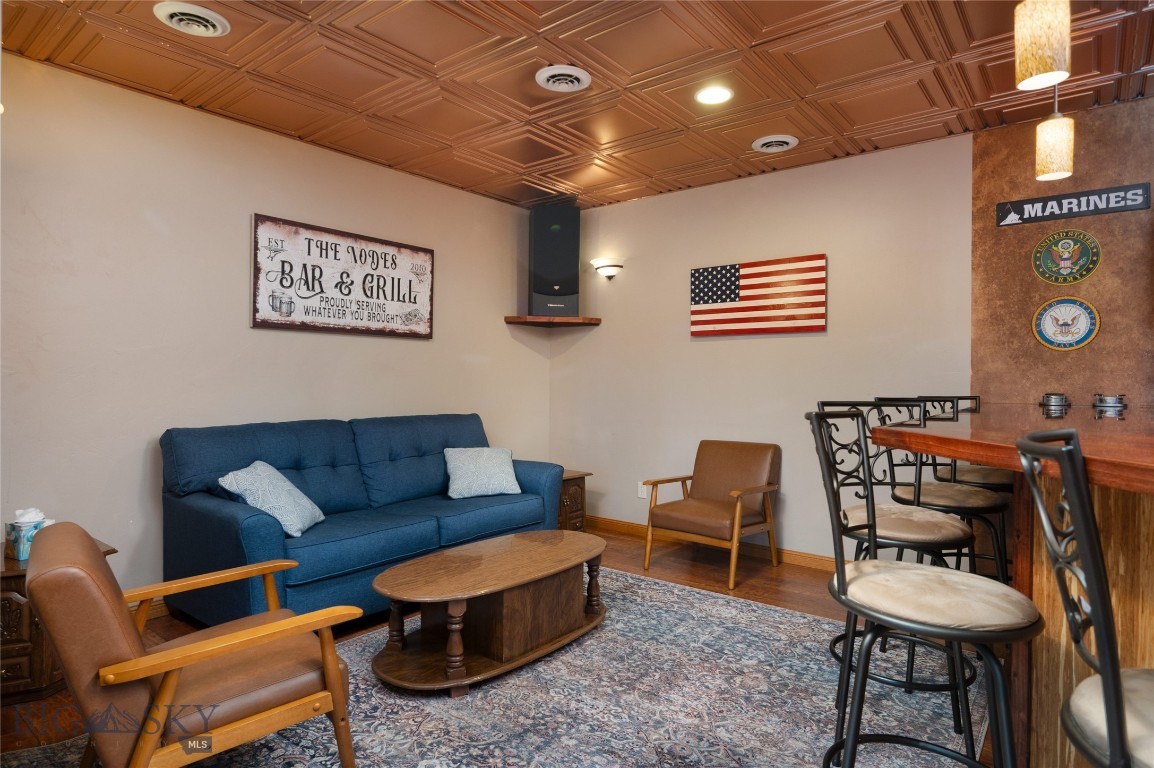 3523 Woodridge