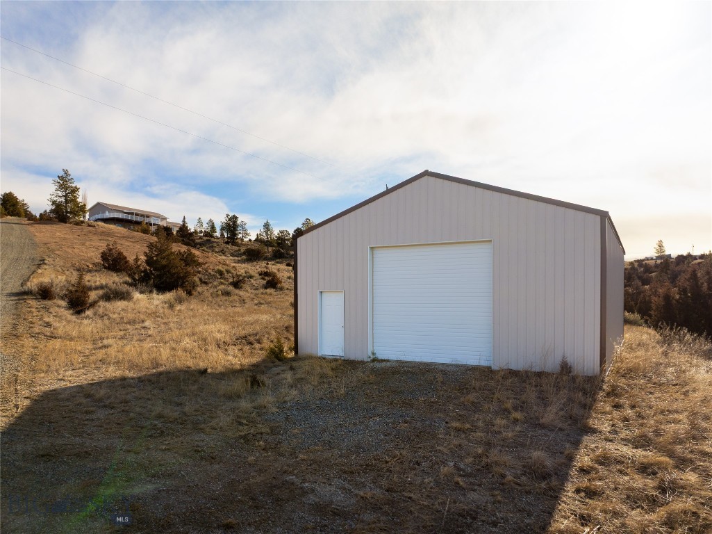 3523 Woodridge