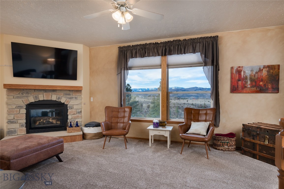 3523 Woodridge