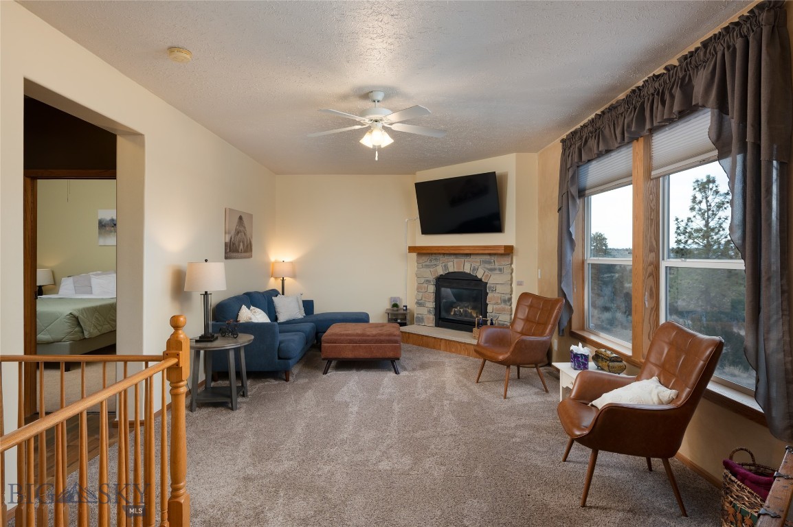 3523 Woodridge